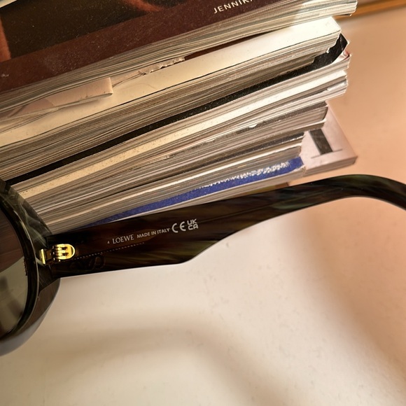 Loewe Round Anagram Sunglasses Dark Green - Picture 5 of 6